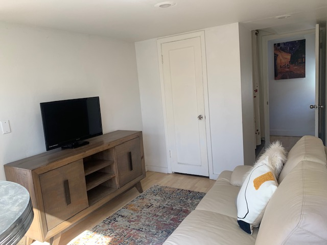 Private-quirky, 2bedroom/1bath, near Kaiser and Sutter - Photo 5