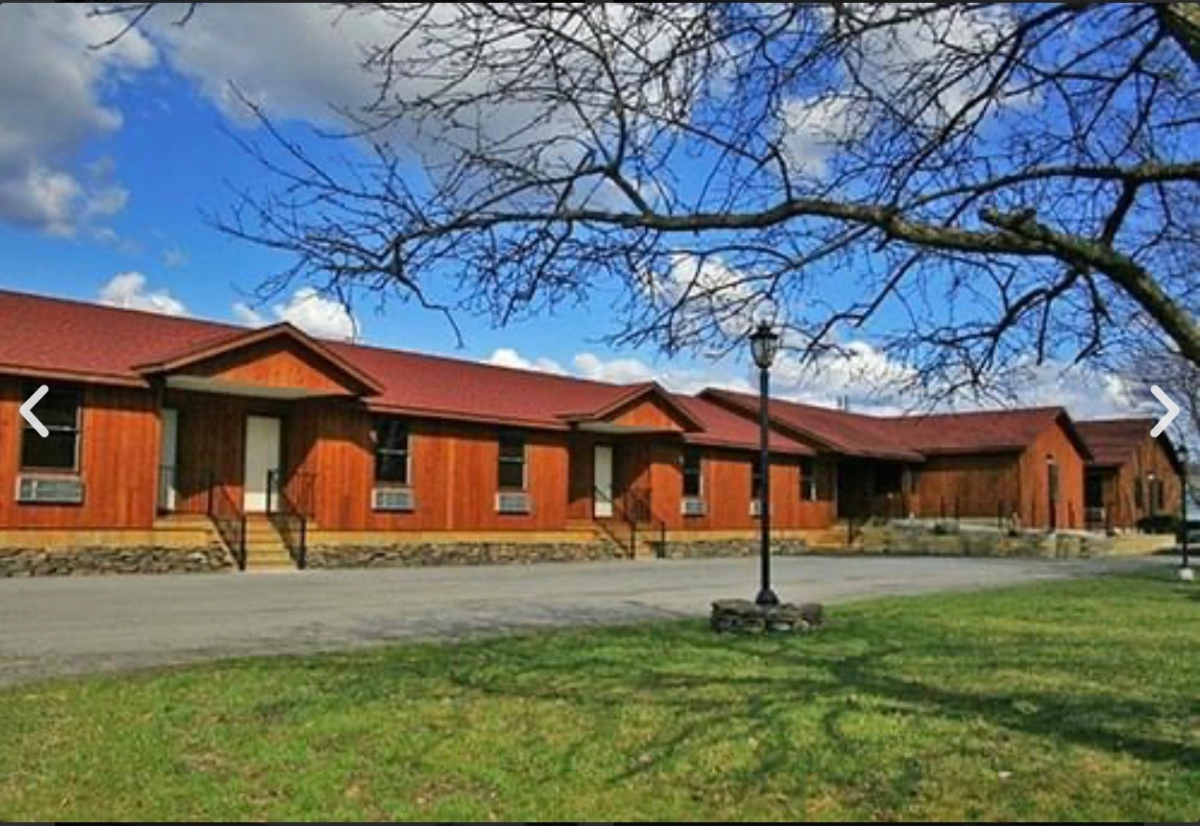 Redwood Inn & Suites The Perfect Hotel for Baseball Teams, Travel Nurses, or Long-Term Stays. We of - Photo 5