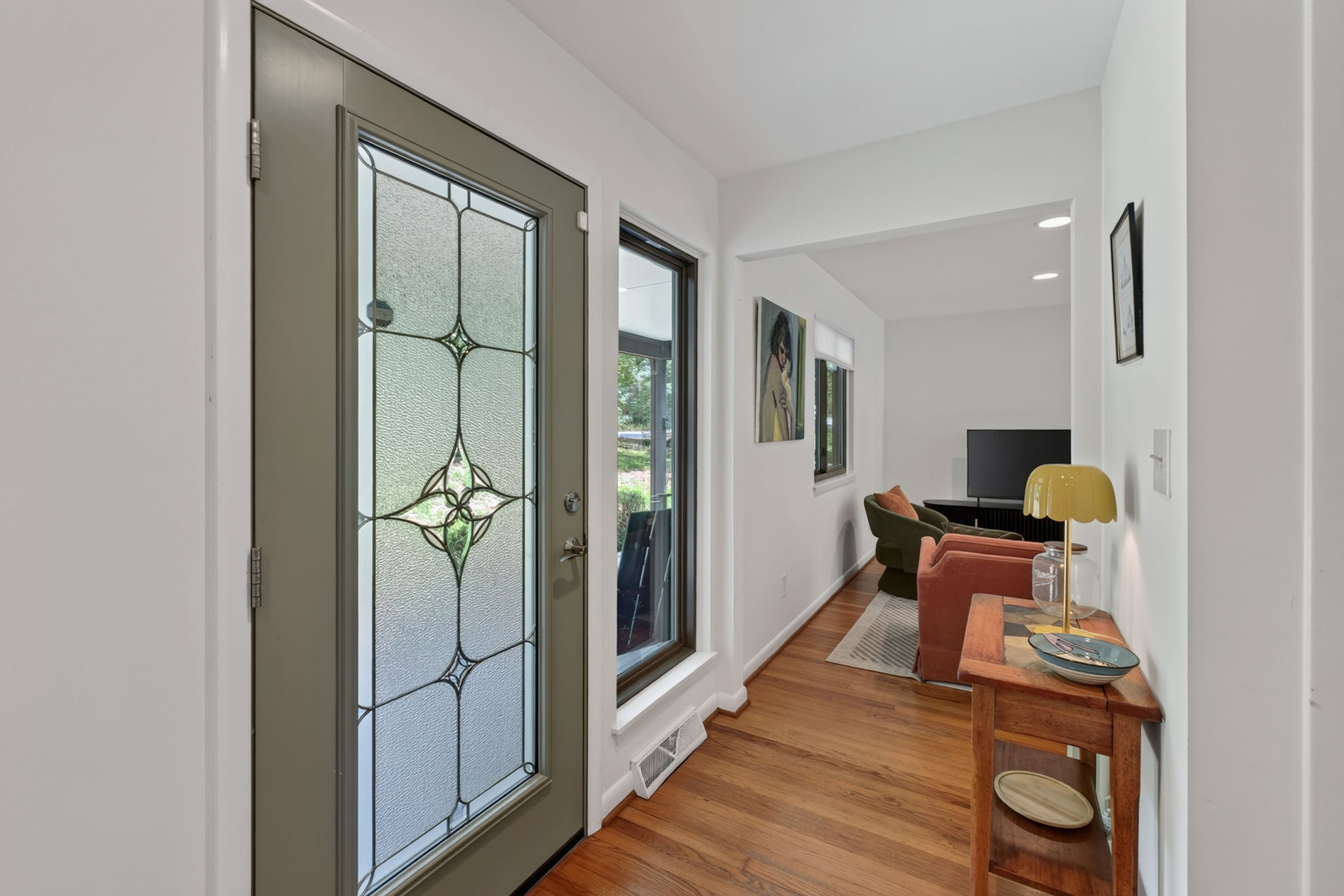 Dogwood Haven mid-century modern Midterm Rental - Photo 11