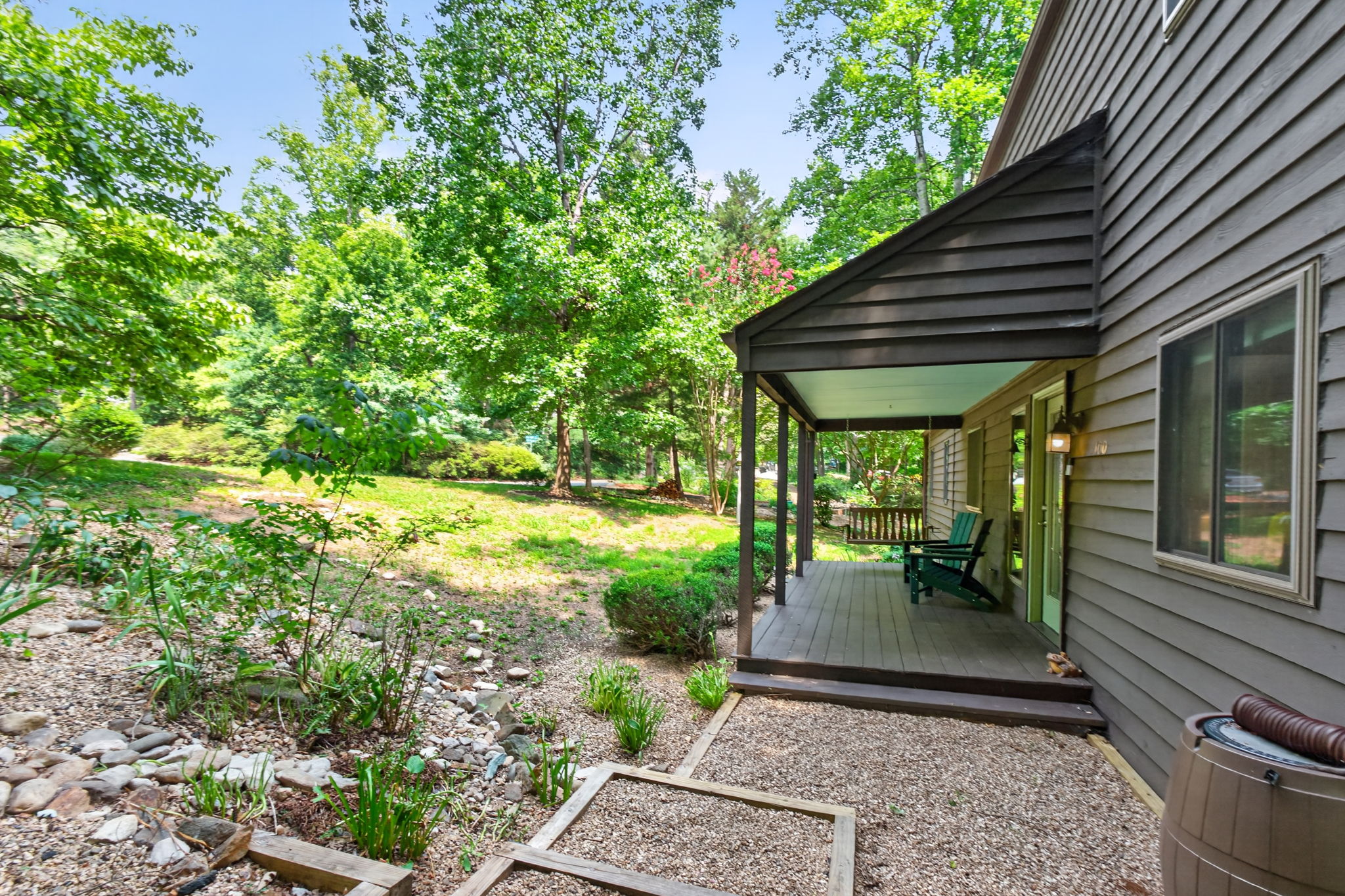 Dogwood Haven mid-century modern Midterm Rental - Photo 8