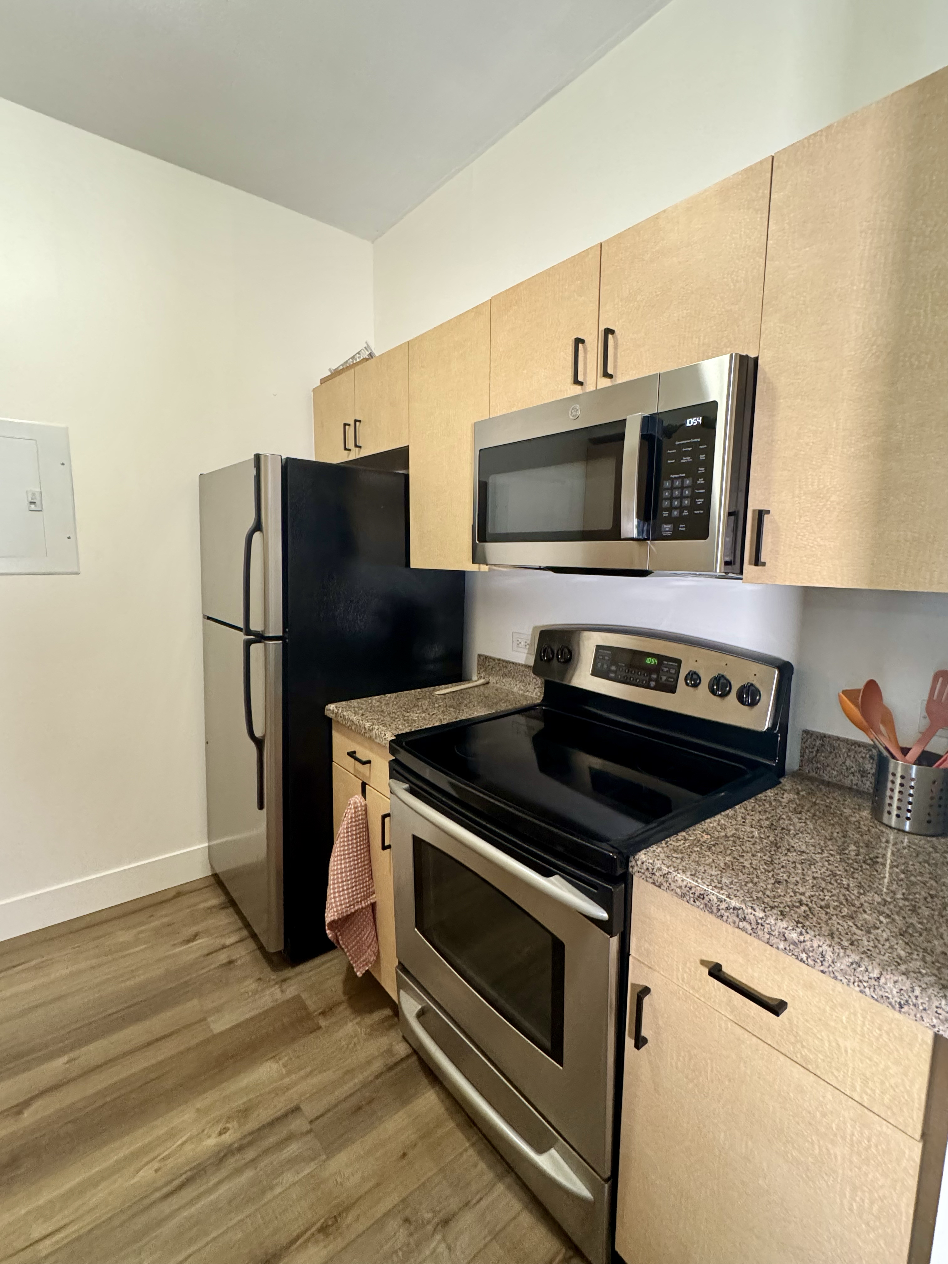 Modern 1BR with Skyline Views & Private Balcony in Little Italy - Photo 6