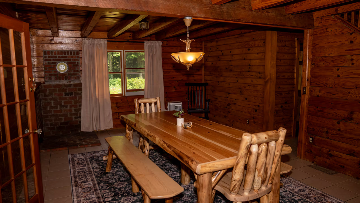 Private Furnished Luxury Cabin Near Raymond Corporation - Greene, NY - Photo 3
