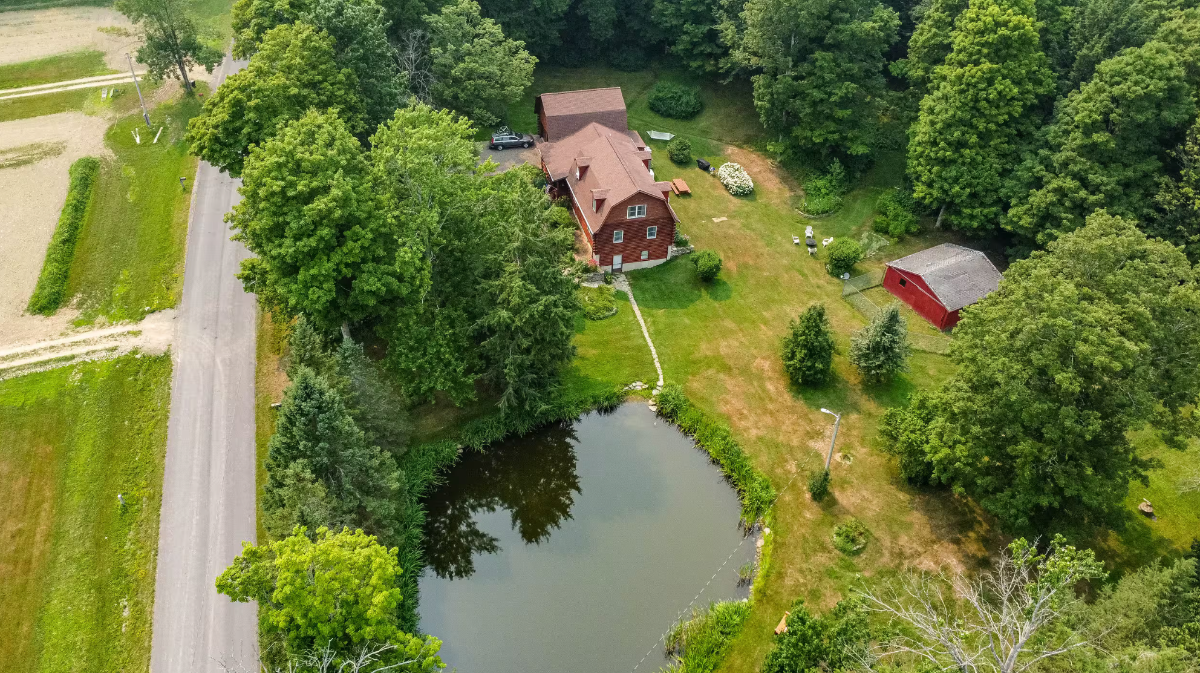 Private Furnished Luxury Cabin Near Raymond Corporation - Greene, NY - Photo 6