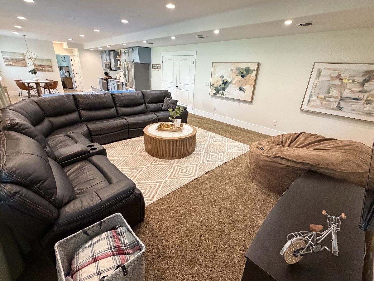 Lower Level Pickleball Retreat 1600sq-ft