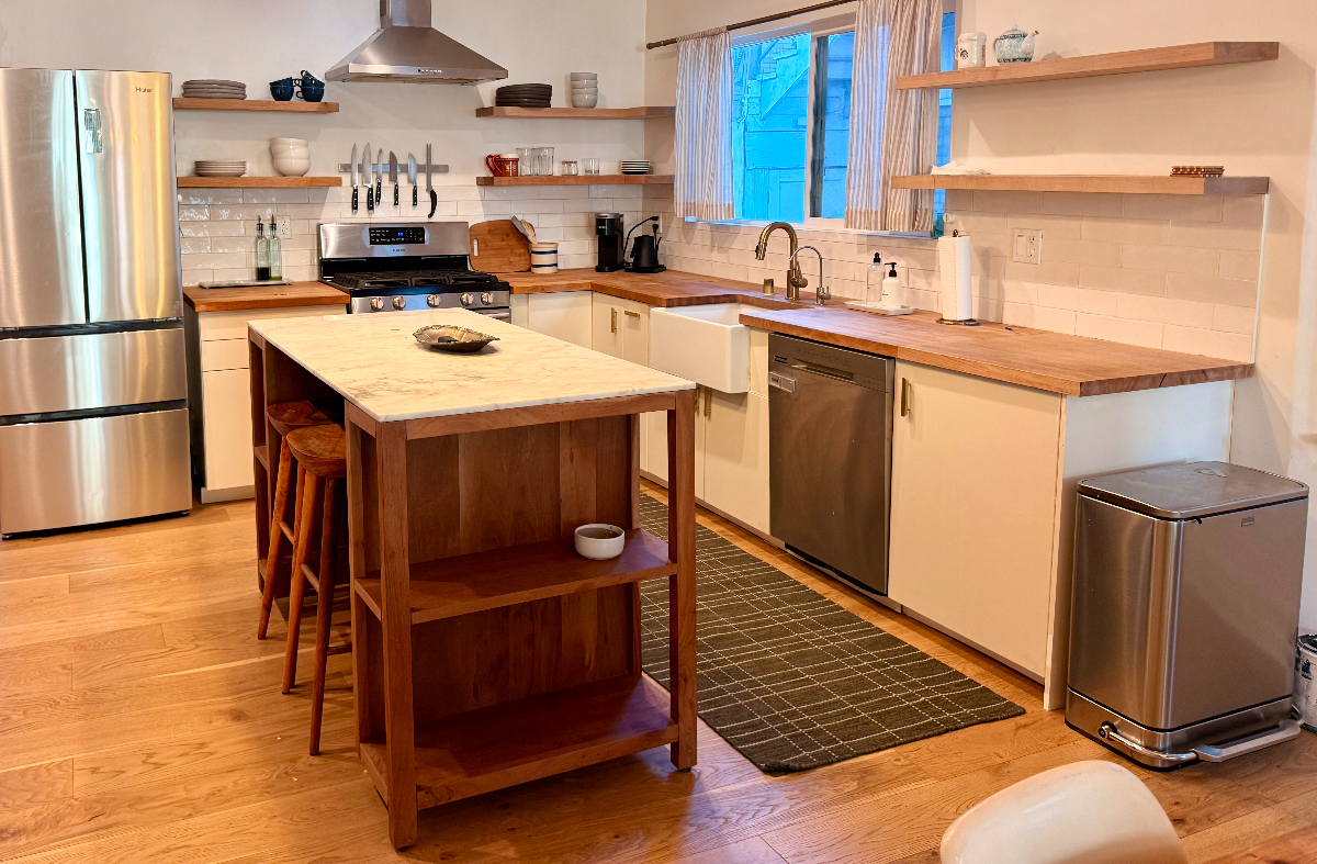 Cozy 2-bedroom, minutes from LAs Arts District - Photo 4