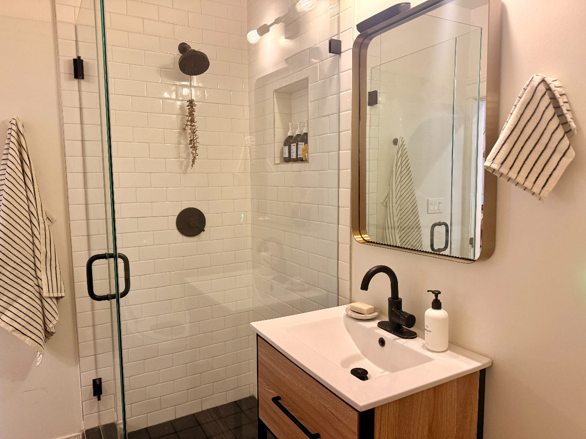Cozy 2-bedroom, minutes from LAs Arts District - Photo 5