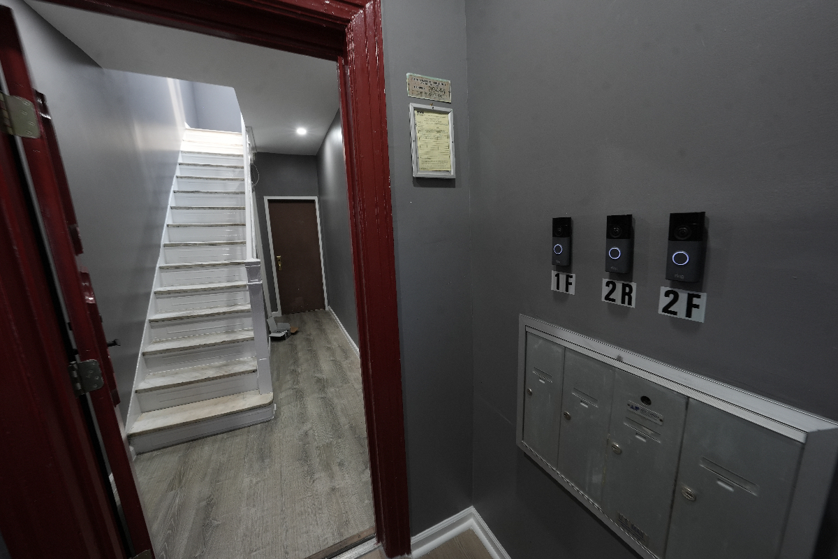 Modern Serene 1BR Near Jacobi & Montefiore | Balcony - Photo 5