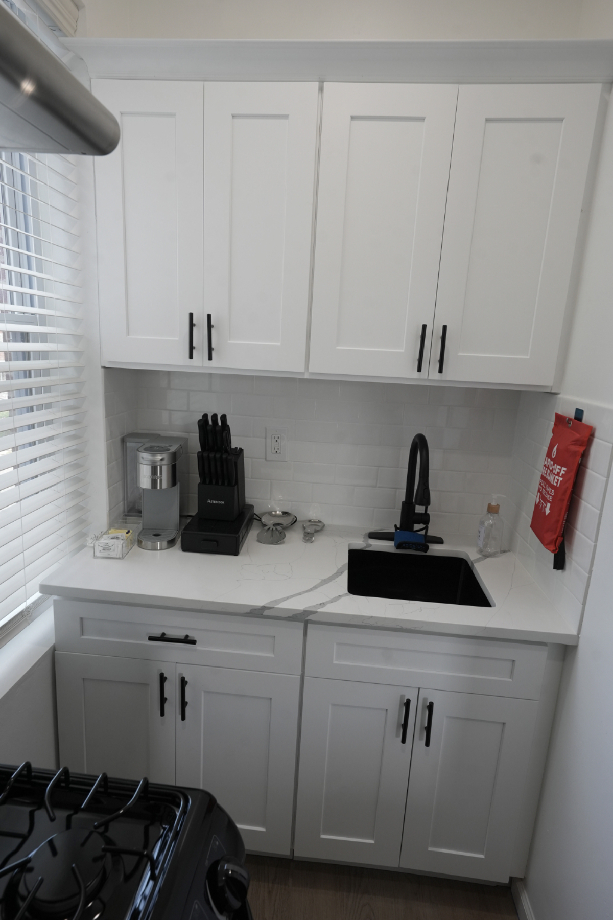 Modern Serene 1BR Near Jacobi & Montefiore | Balcony - Photo 10