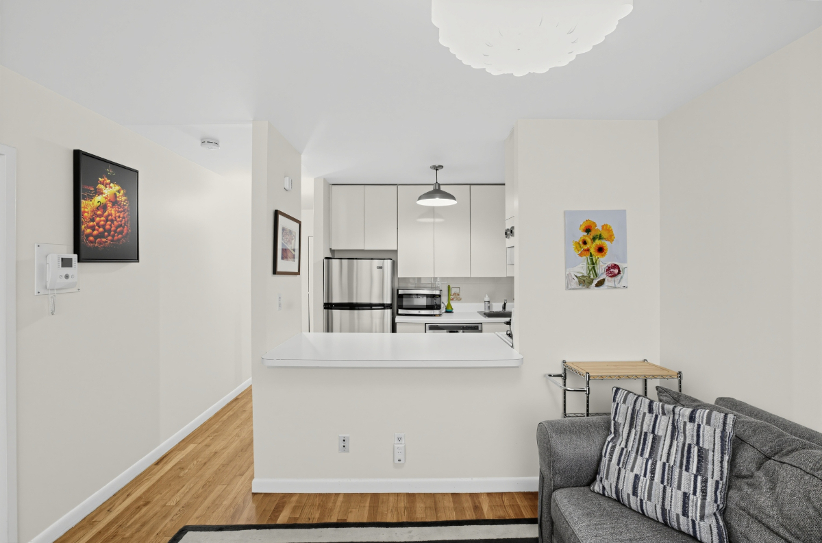 Cozy Oasis in the heart of Nolita - Photo 4