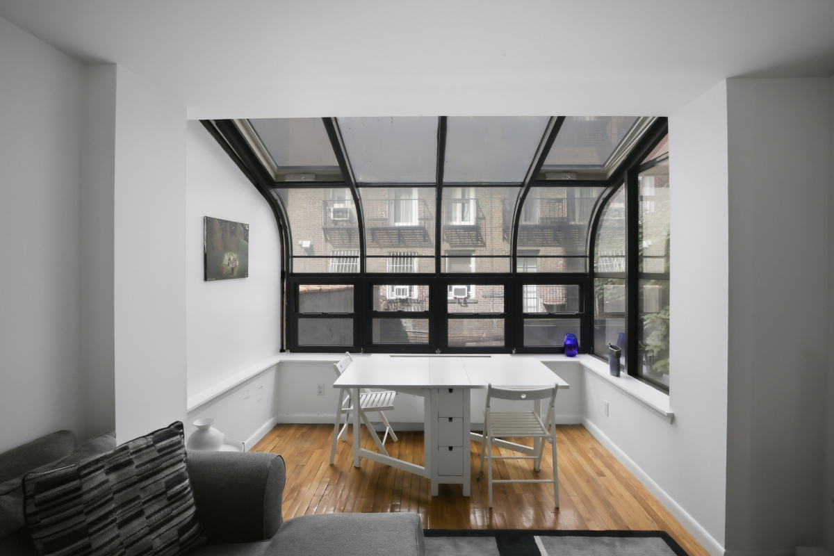 Cozy Oasis in the heart of Nolita - Photo 6