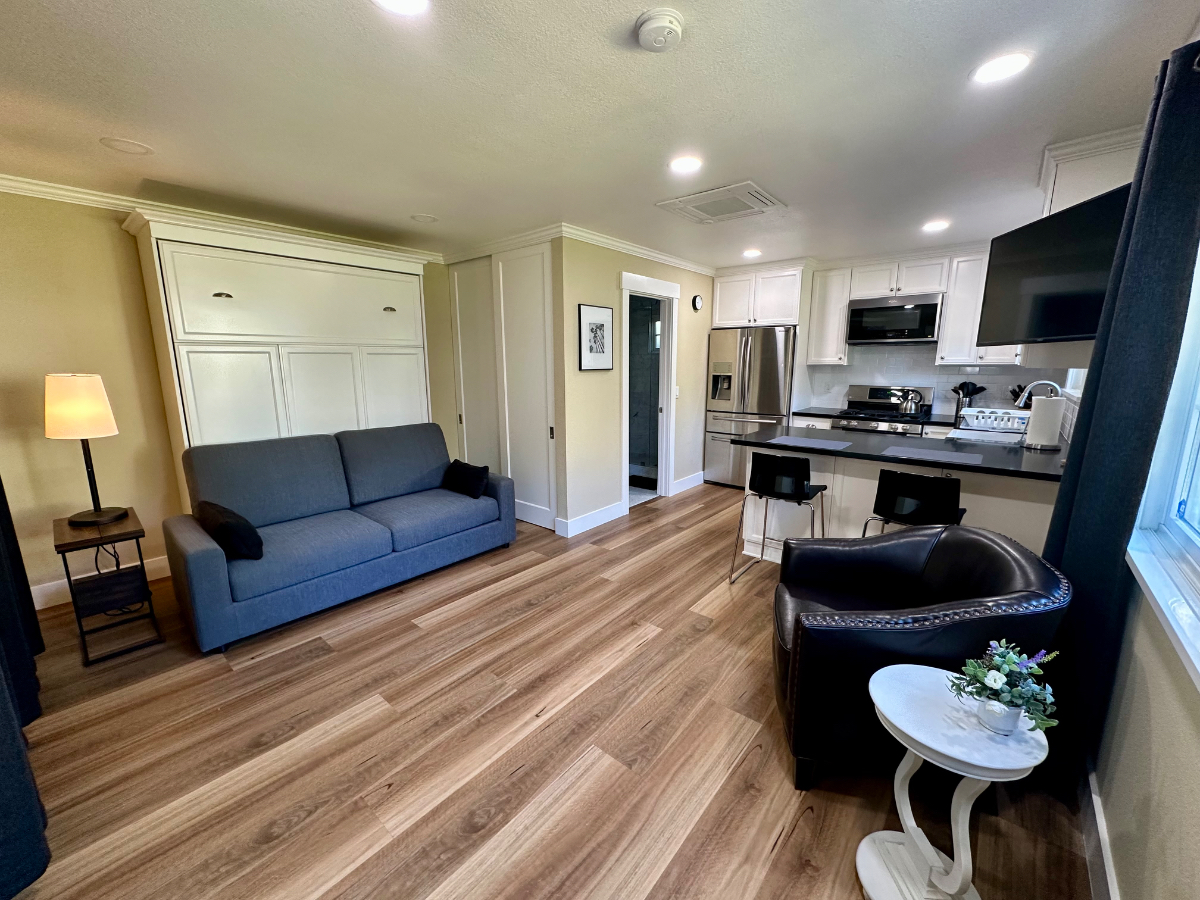 Luxury Studio ADU in historic Rose Garden Neighborhood - Near Hospitals, Downtown & Airport - Photo 1