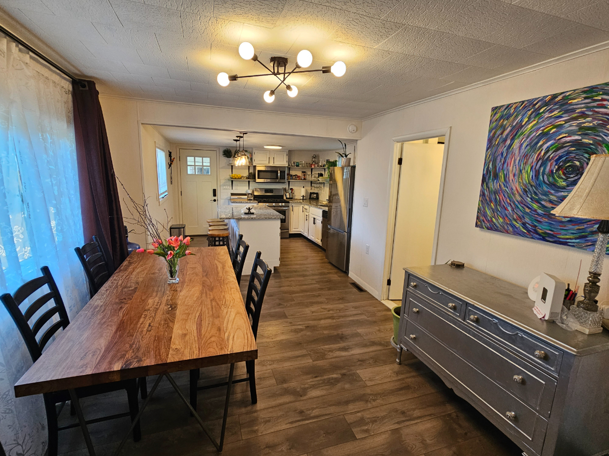 The Easy Move: Fully Furnished 2BR in Corning - Photo 2