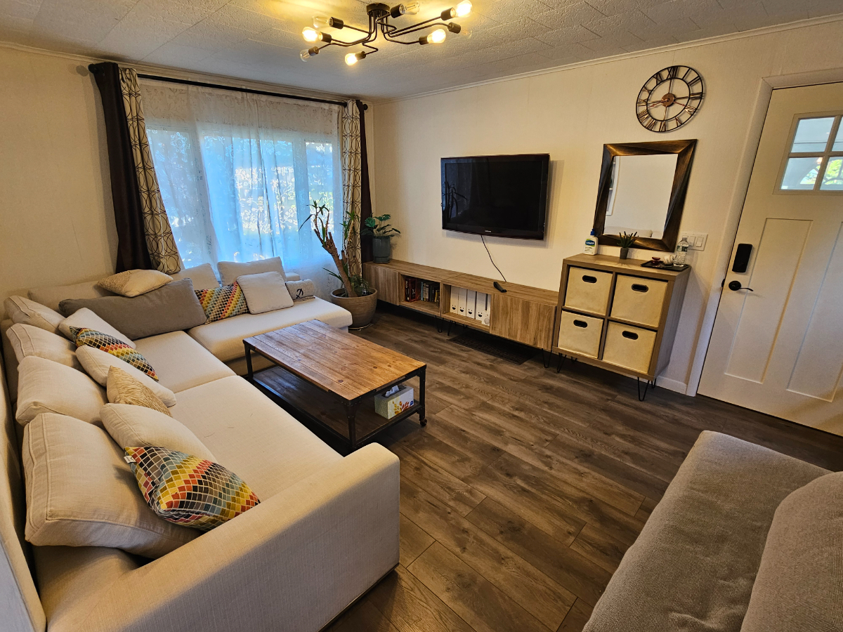 The Easy Move: Fully Furnished 2BR in Corning - Photo 3