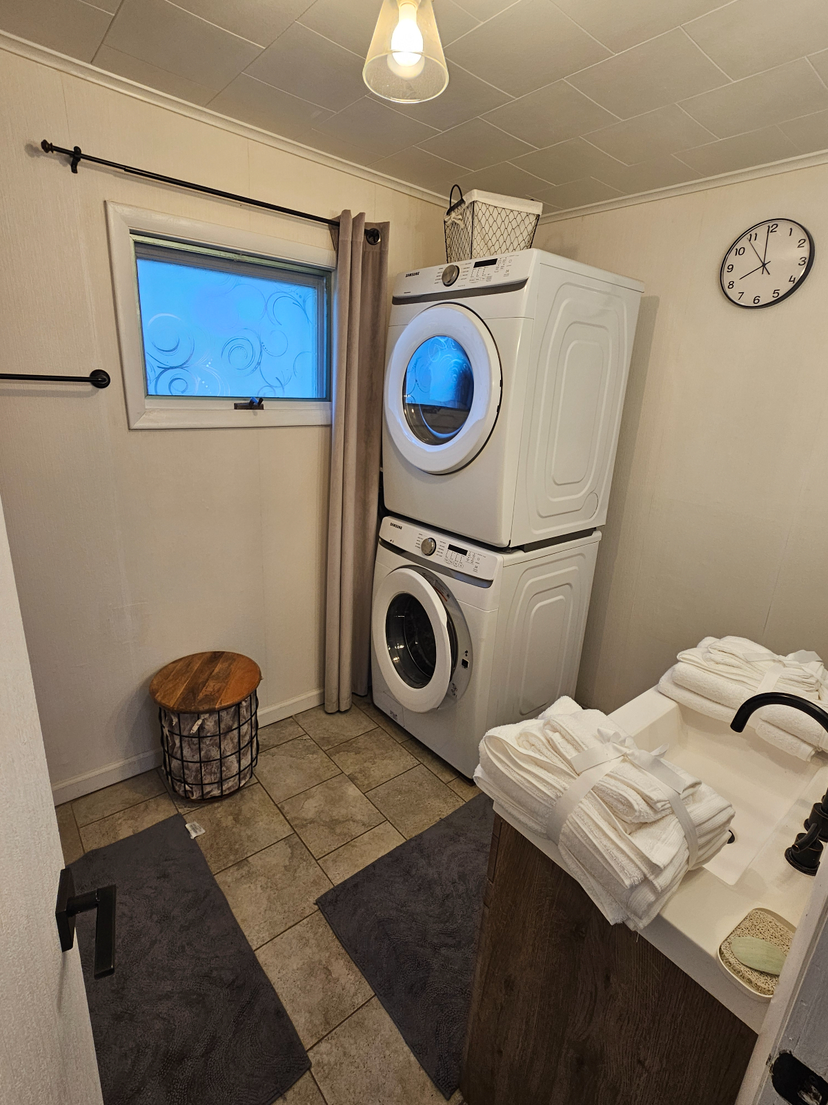 The Easy Move: Fully Furnished 2BR in Corning - Photo 8