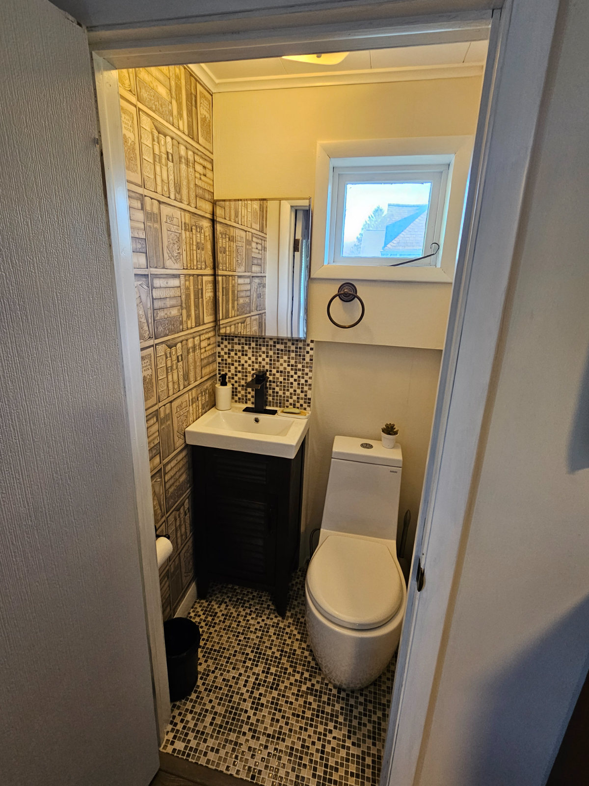 The Easy Move: Fully Furnished 2BR in Corning - Photo 10