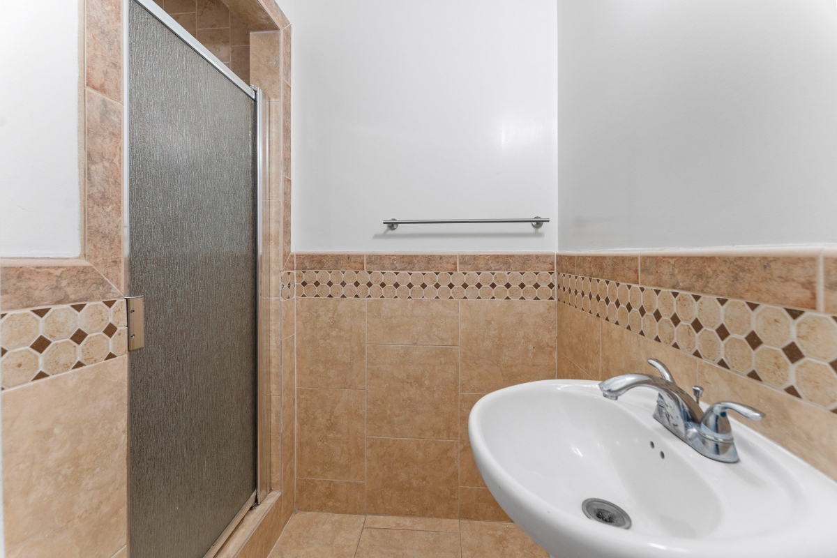 Private Venice Guest House | Utilities + Wi-Fi Included | Flexible Term - Photo 4