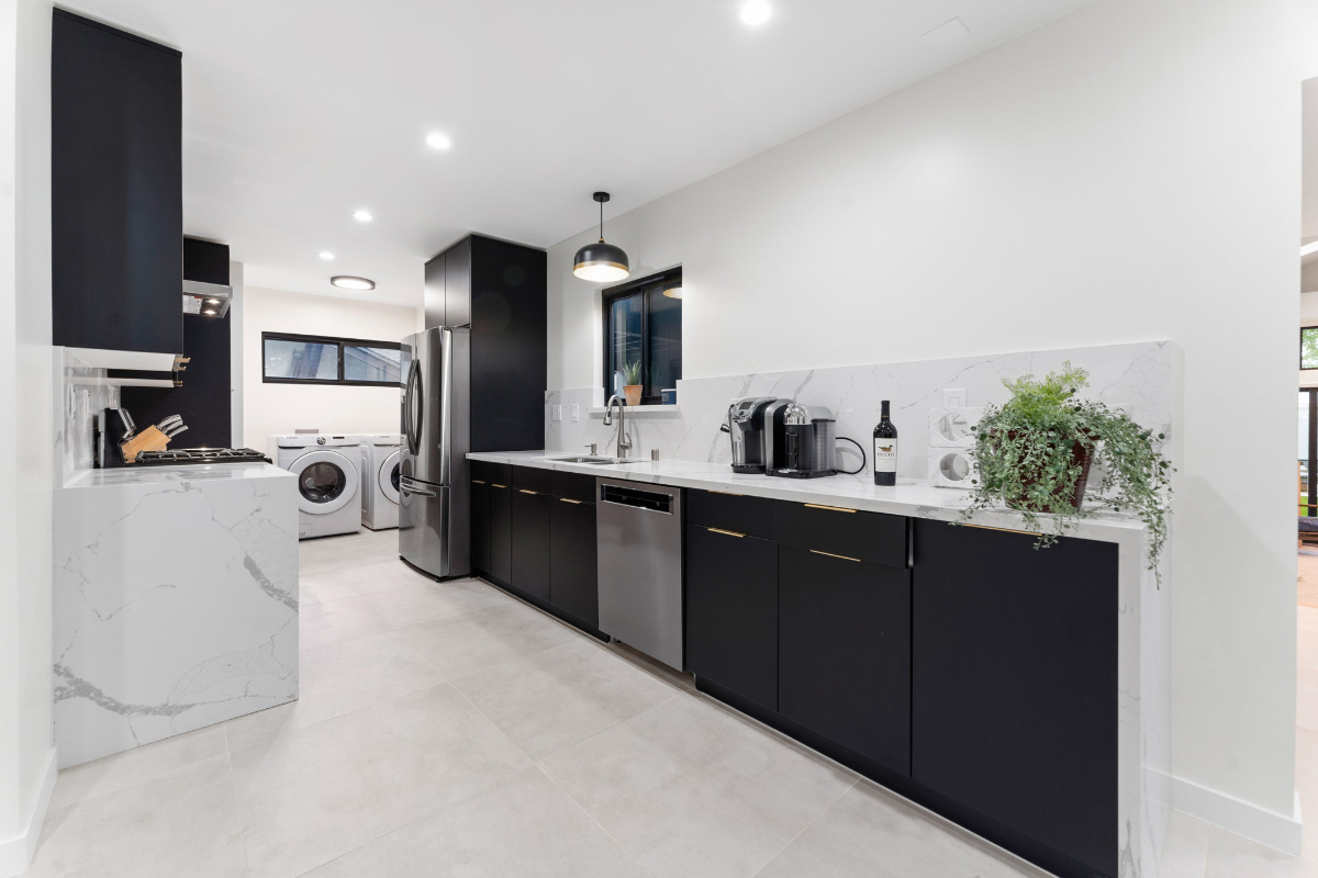 Private Venice Guest House | Utilities + Wi-Fi Included | Flexible Term - Photo 2