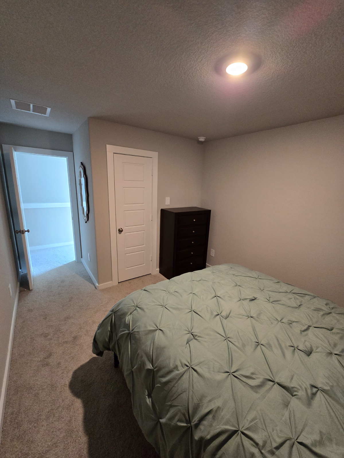 Cozy Furnished Room near Lake Conroe - Photo 3