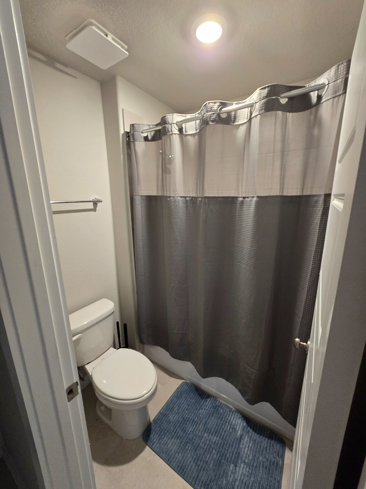 Cozy Furnished Room near Lake Conroe - Photo 9