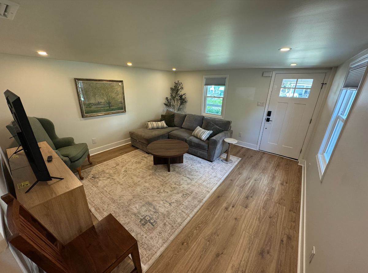 Beautifully Renovated 3 Bedroom Home In Ardmore