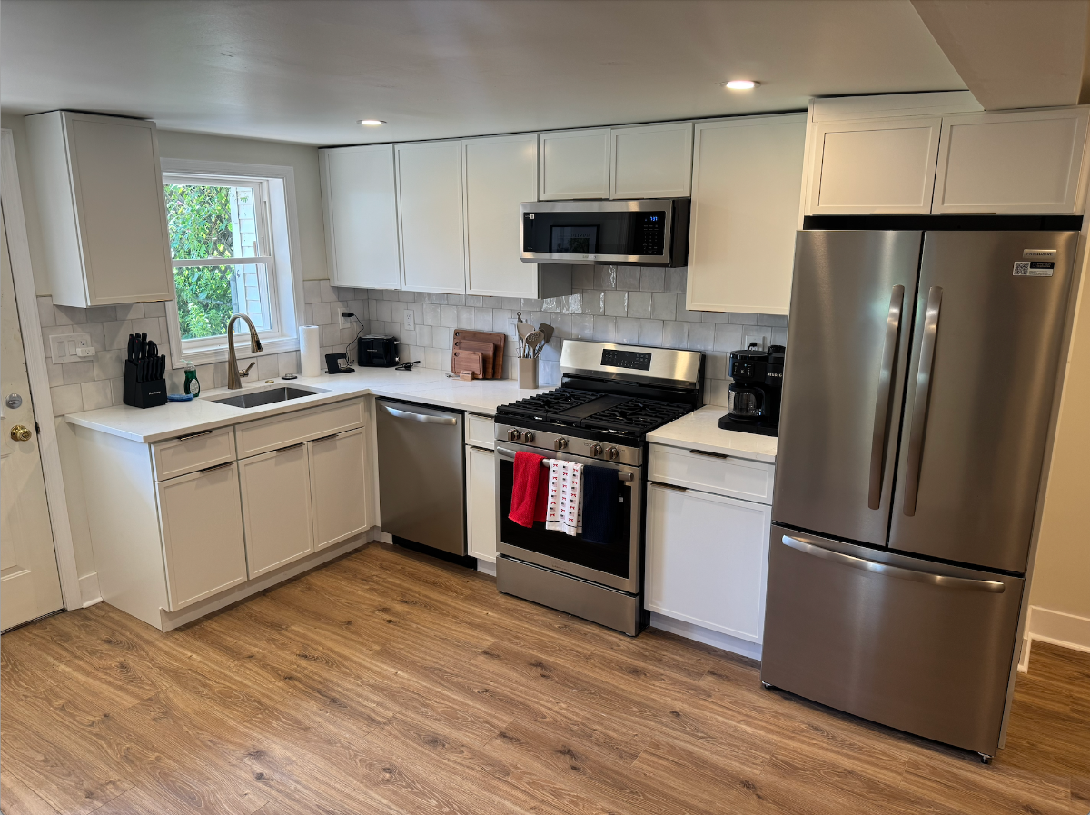Beautifully Renovated 3 Bedroom Home In Ardmore - Photo 2