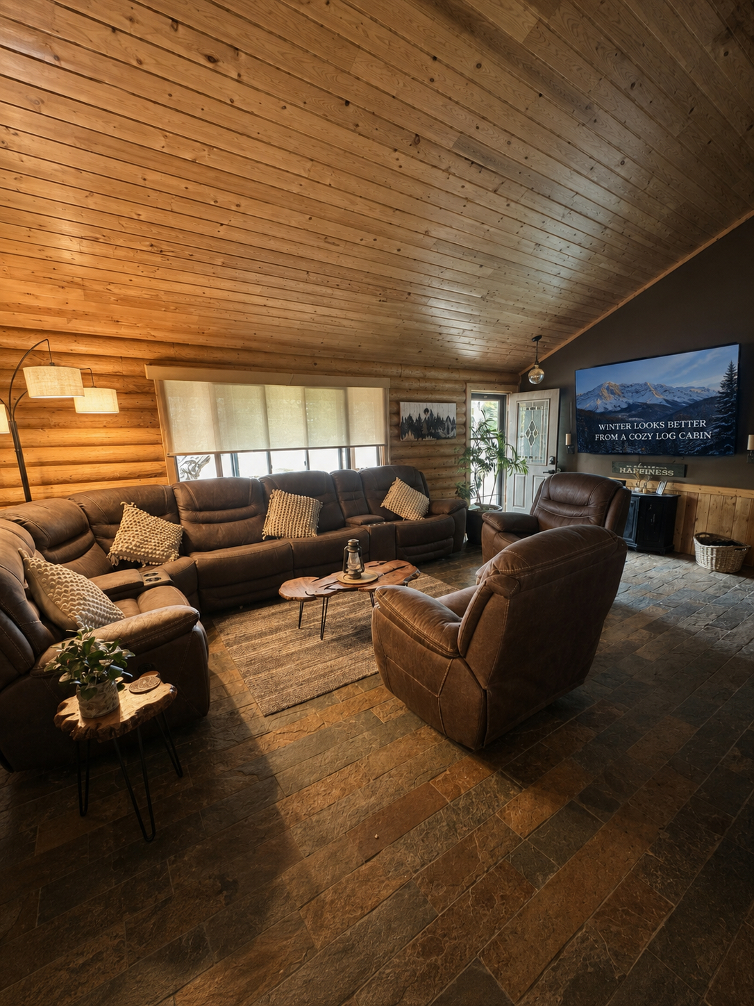 Wyoming Winter Retreat: Hot Tub Nights and Bighorn National Forest and Mountain Days! - Photo 2