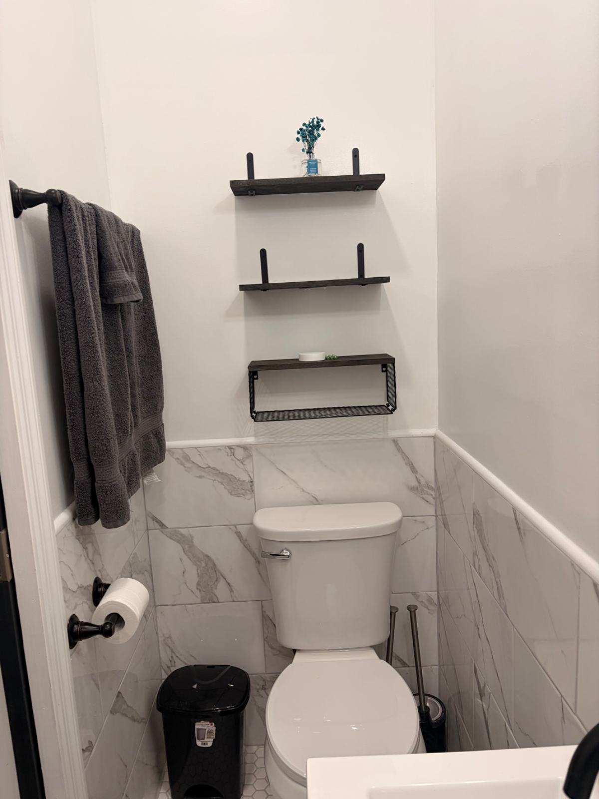 Newly Renovated Furnished Room w/ Private Bath & Shared Amenities - Photo 9