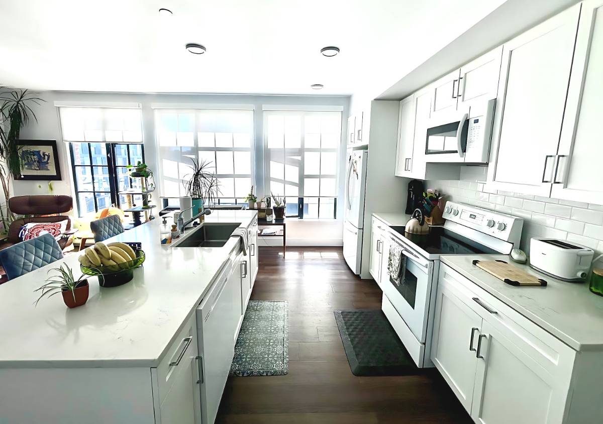 Cozy, bright 2br 2 bath Apartment located in the Mission Creek Neighborhood - Photo 3