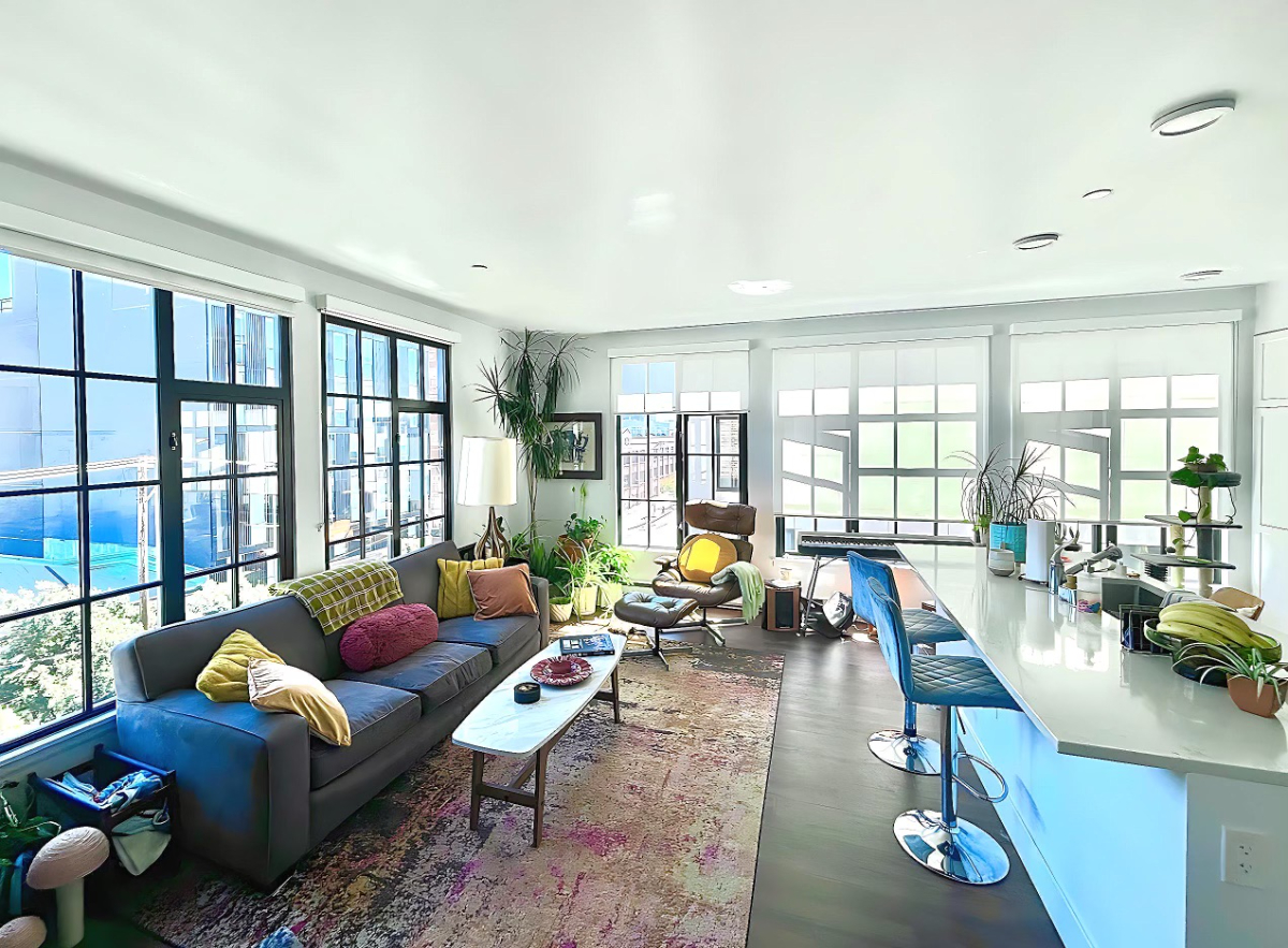 Cozy, bright 2br 2 bath Apartment located in the Mission Creek Neighborhood - Photo 2