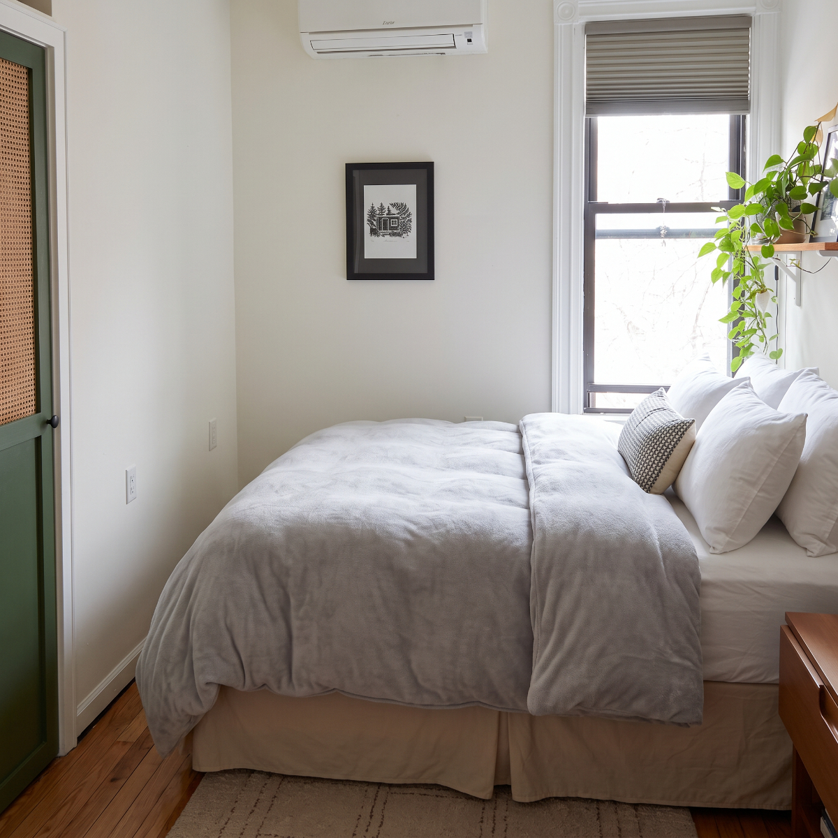 Furnished 3BR Top-Floor Unit in Columbia Heights - Photo 10