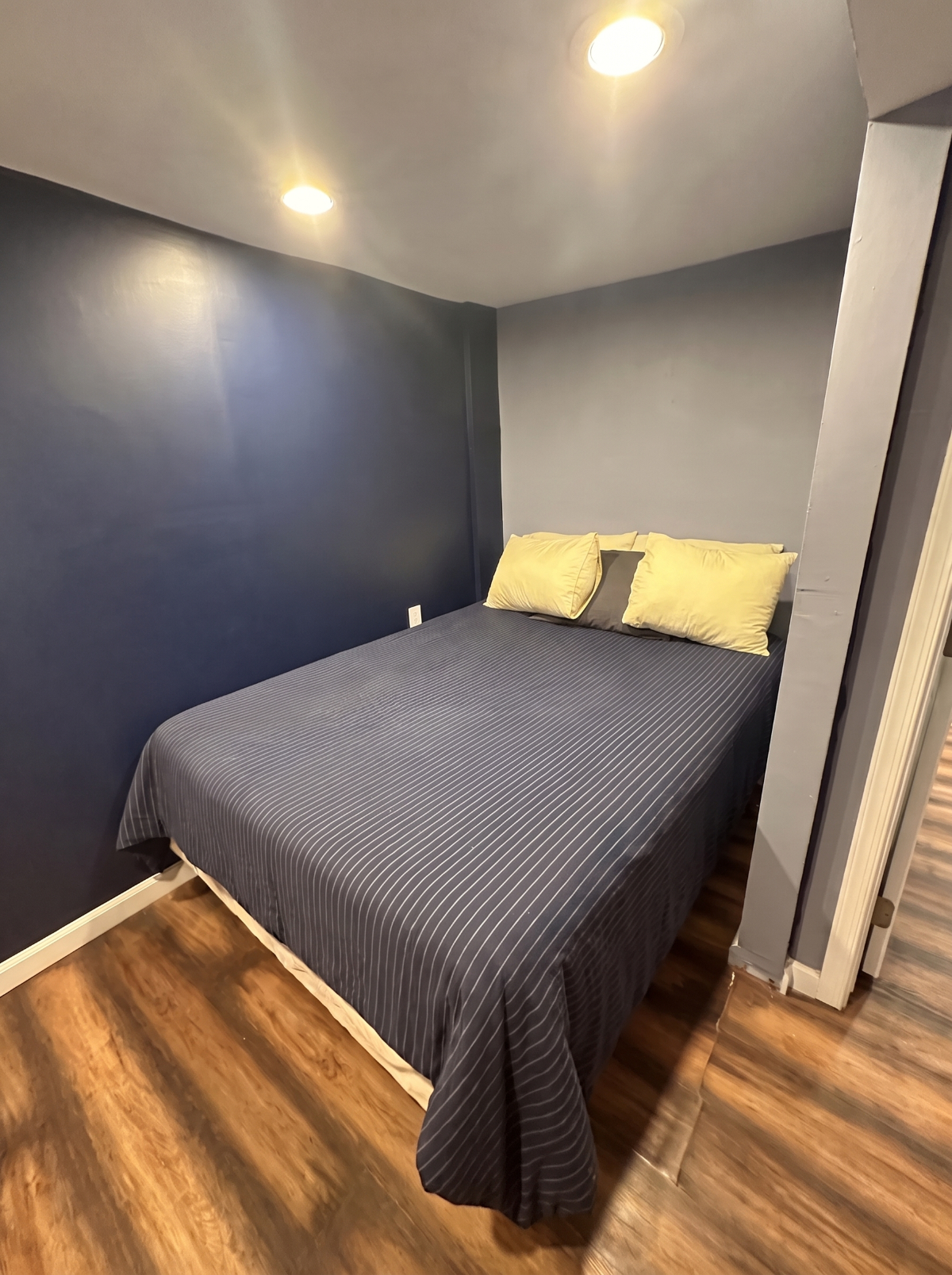 Furnished 3BR Top-Floor Unit in Columbia Heights - Photo 7