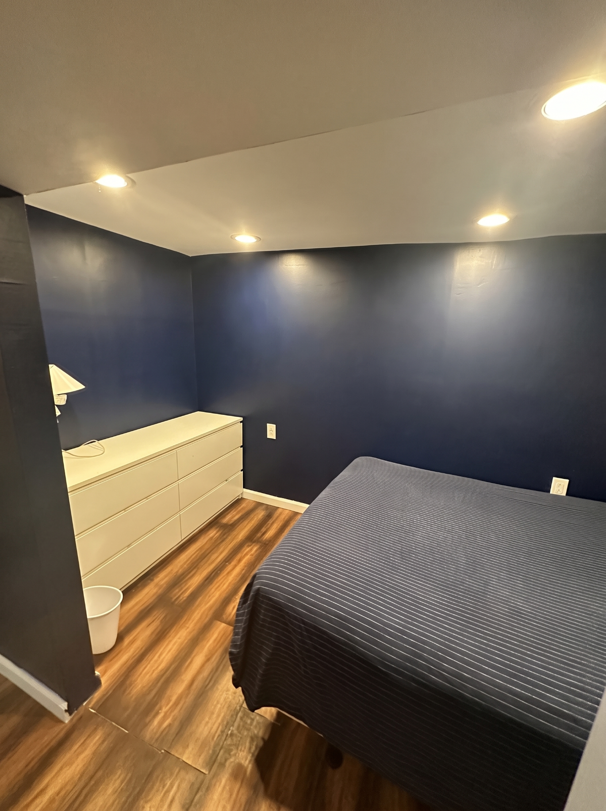 Furnished 3BR Top-Floor Unit in Columbia Heights - Photo 8