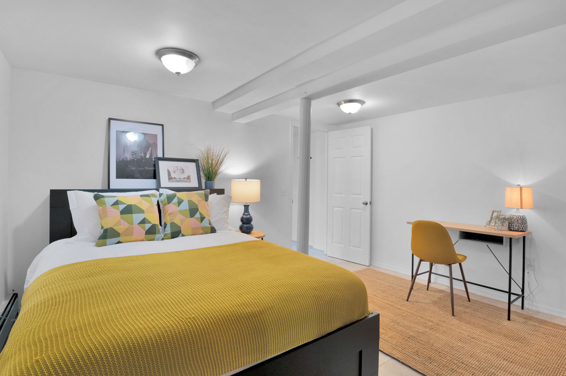 Cozy Furnished Basement Apartment Near JFK w/ In-Unit Laundry - Photo 4