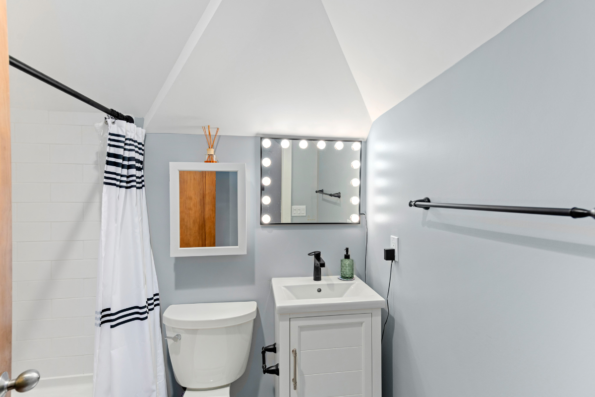 FULLY RENOVATED GORGEOUS LOFT APARTMENT 5 MIN From ALL HOSPITALS AND METRO NORTH RAILROAD - Photo 11