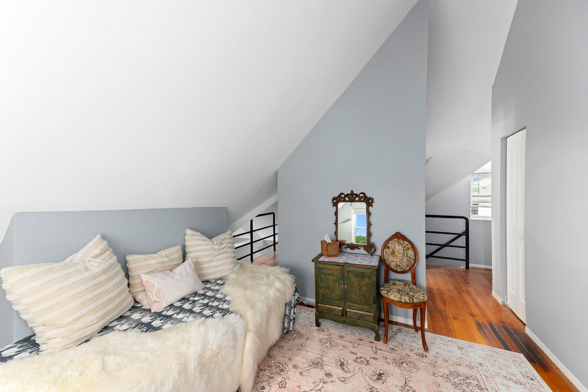 FULLY RENOVATED GORGEOUS LOFT APARTMENT 5 MIN From ALL HOSPITALS AND METRO NORTH RAILROAD - Photo 10