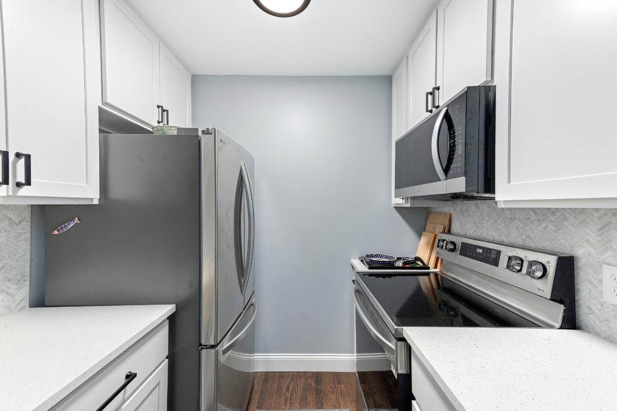 FULLY RENOVATED GORGEOUS LOFT APARTMENT 5 MIN From ALL HOSPITALS AND METRO NORTH RAILROAD - Photo 6