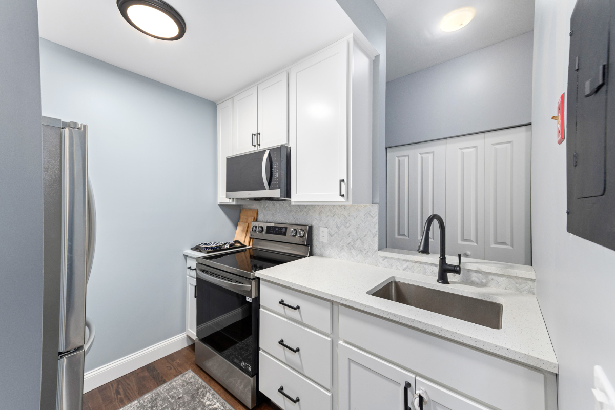 FULLY RENOVATED GORGEOUS LOFT APARTMENT 5 MIN From ALL HOSPITALS AND METRO NORTH RAILROAD - Photo 5