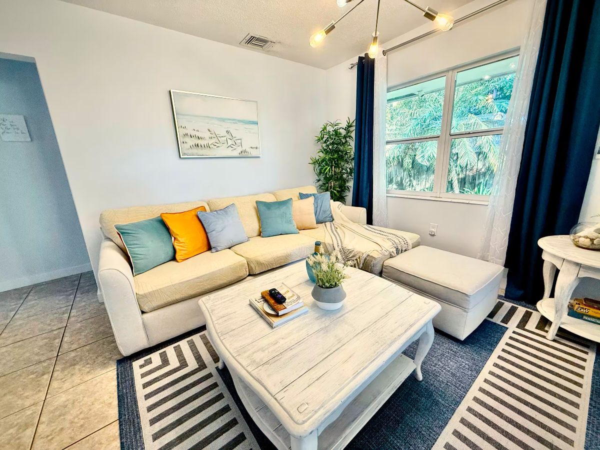 Hollywood Furnished Rental Near Beach & Pickleball  Between Fort Lauderdale & Miami