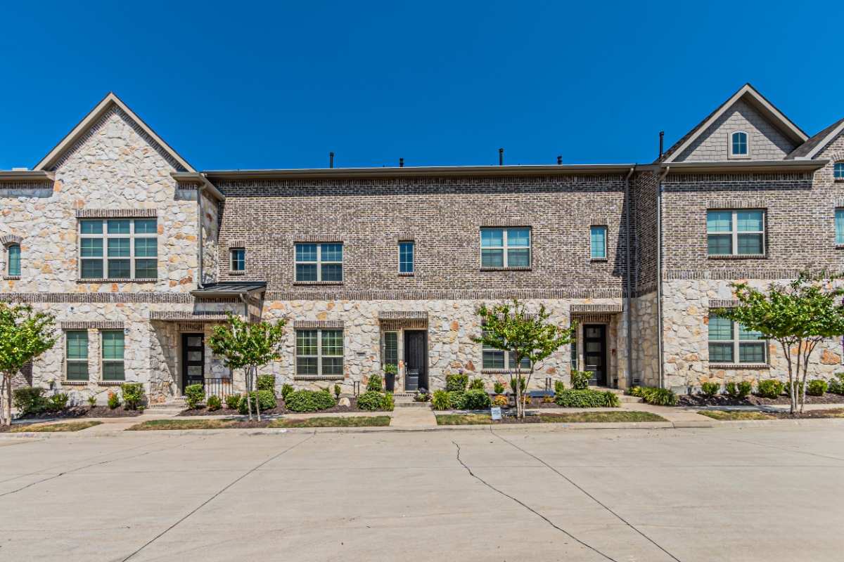 Stylish Carrollton Townhome | Perfect for Extended Stays - Photo 5