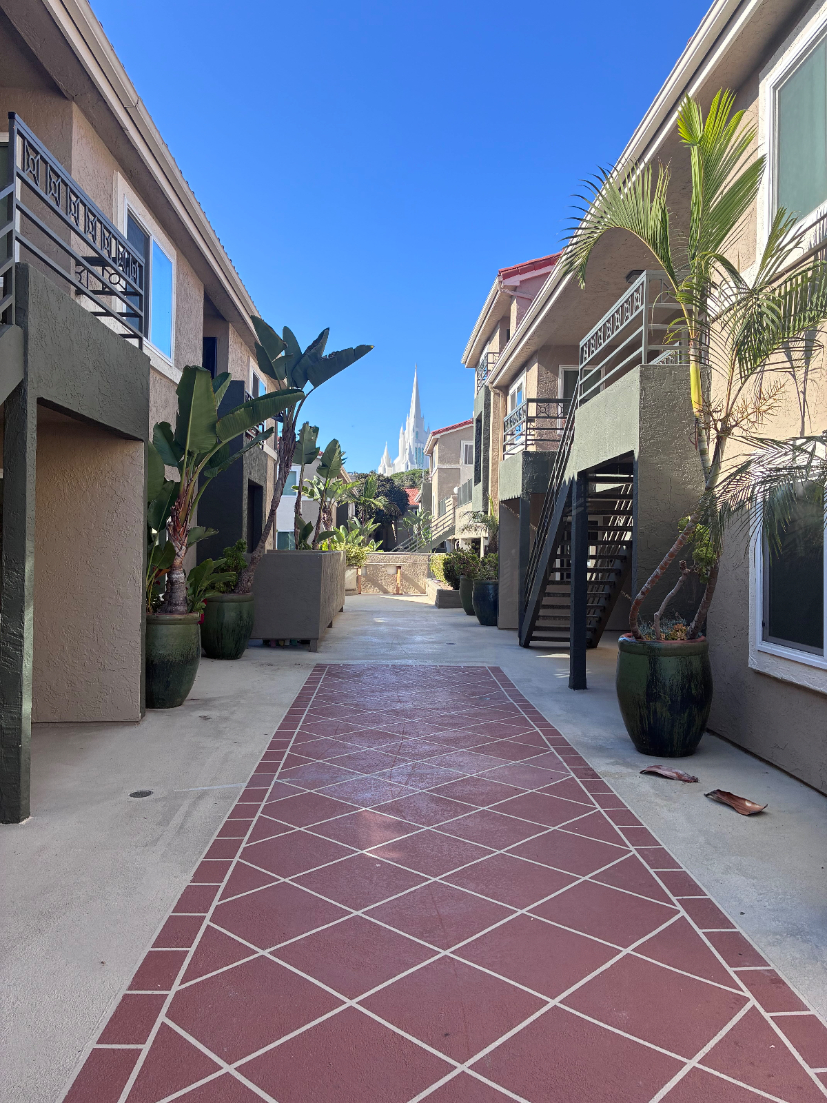 Private room and bathroom in unit close to UCSD campus and health systems! - Photo 1