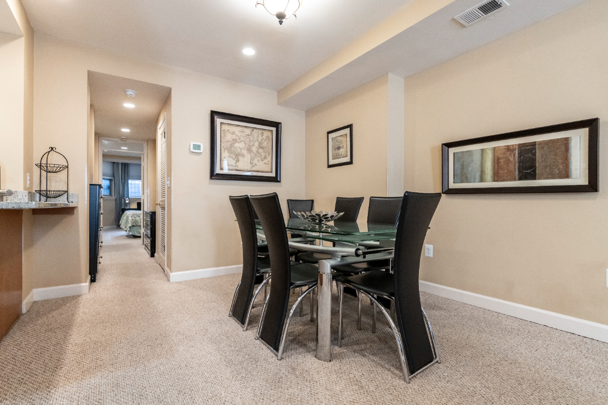 Freshly renovated 1 bedroom in Historic Home- Convention Center/Blagden Alley - Photo 9
