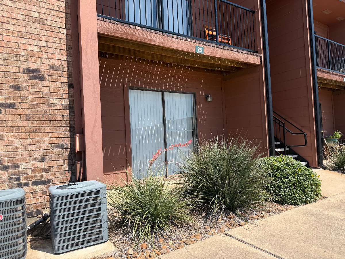 Quaint 1 BDRM 1BATH in the Heart of College Station - Photo 11