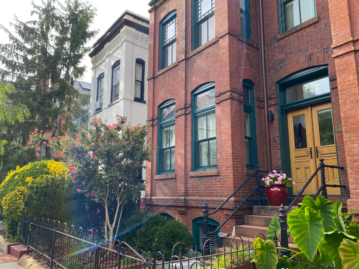 Embassy Row, Beautiful Apt in Townhome, Patio - Photo 4
