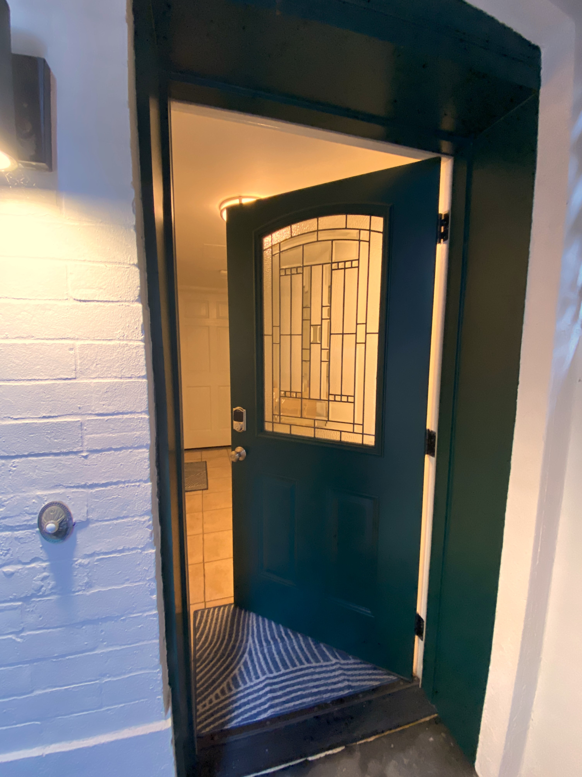 Embassy Row, Beautiful Apt in Townhome, Patio - Photo 8