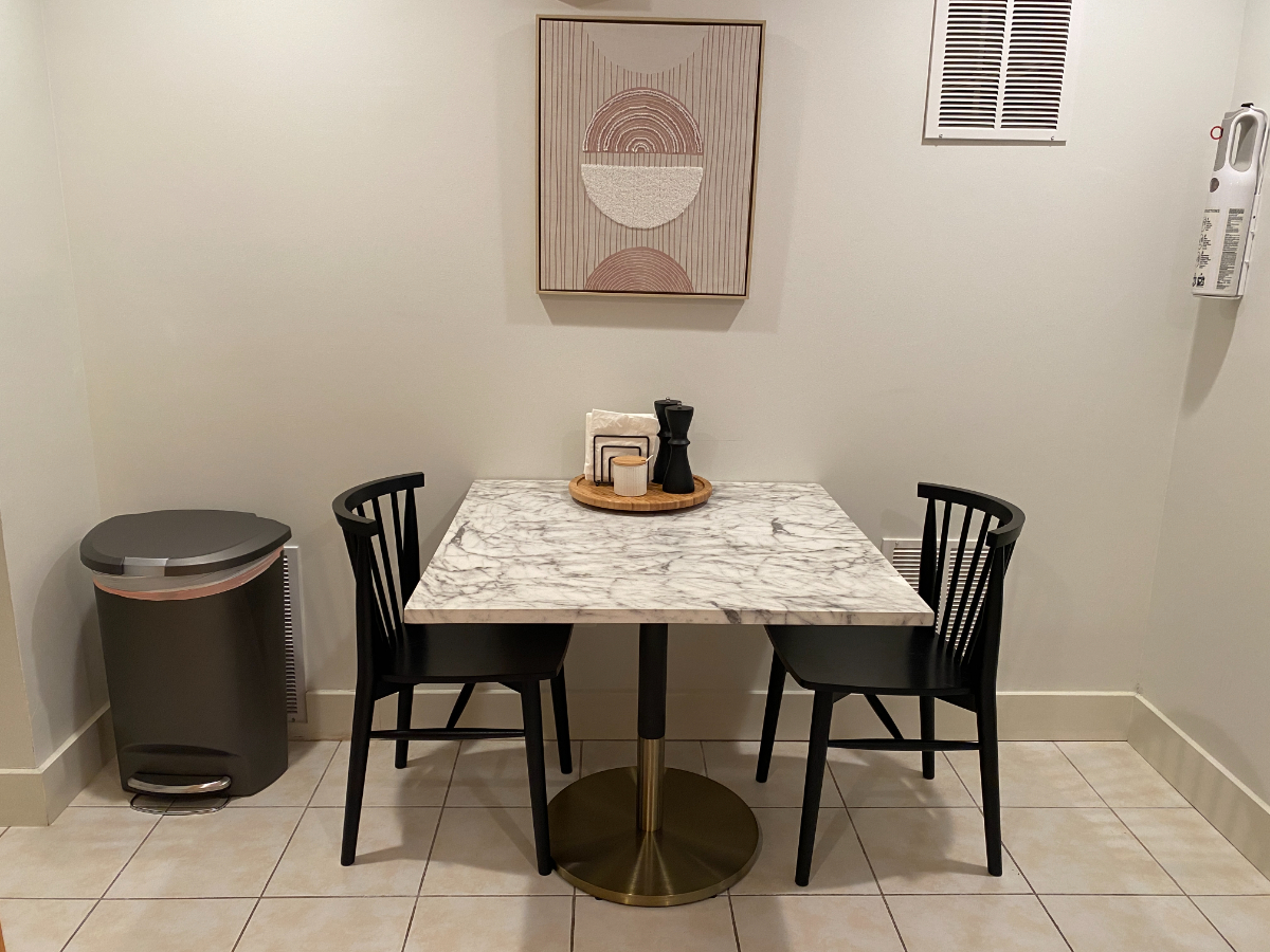 Embassy Row, Beautiful Apt in Townhome, Patio - Photo 11