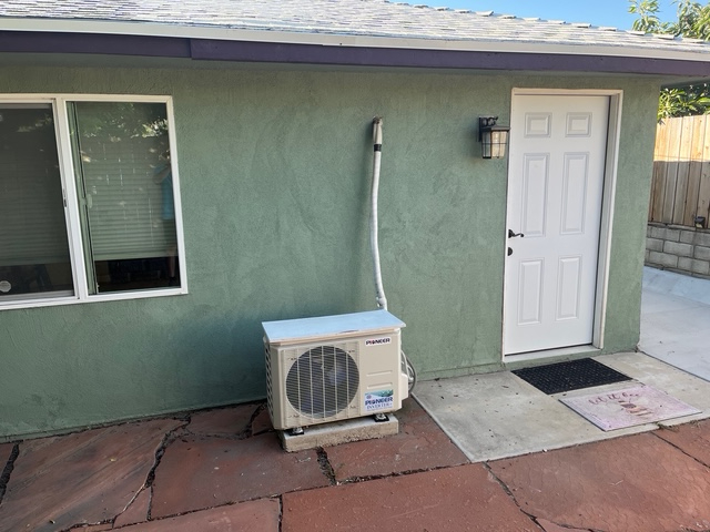 Private Rental Studio - Dog Friendly - Utilities Included - Photo 3