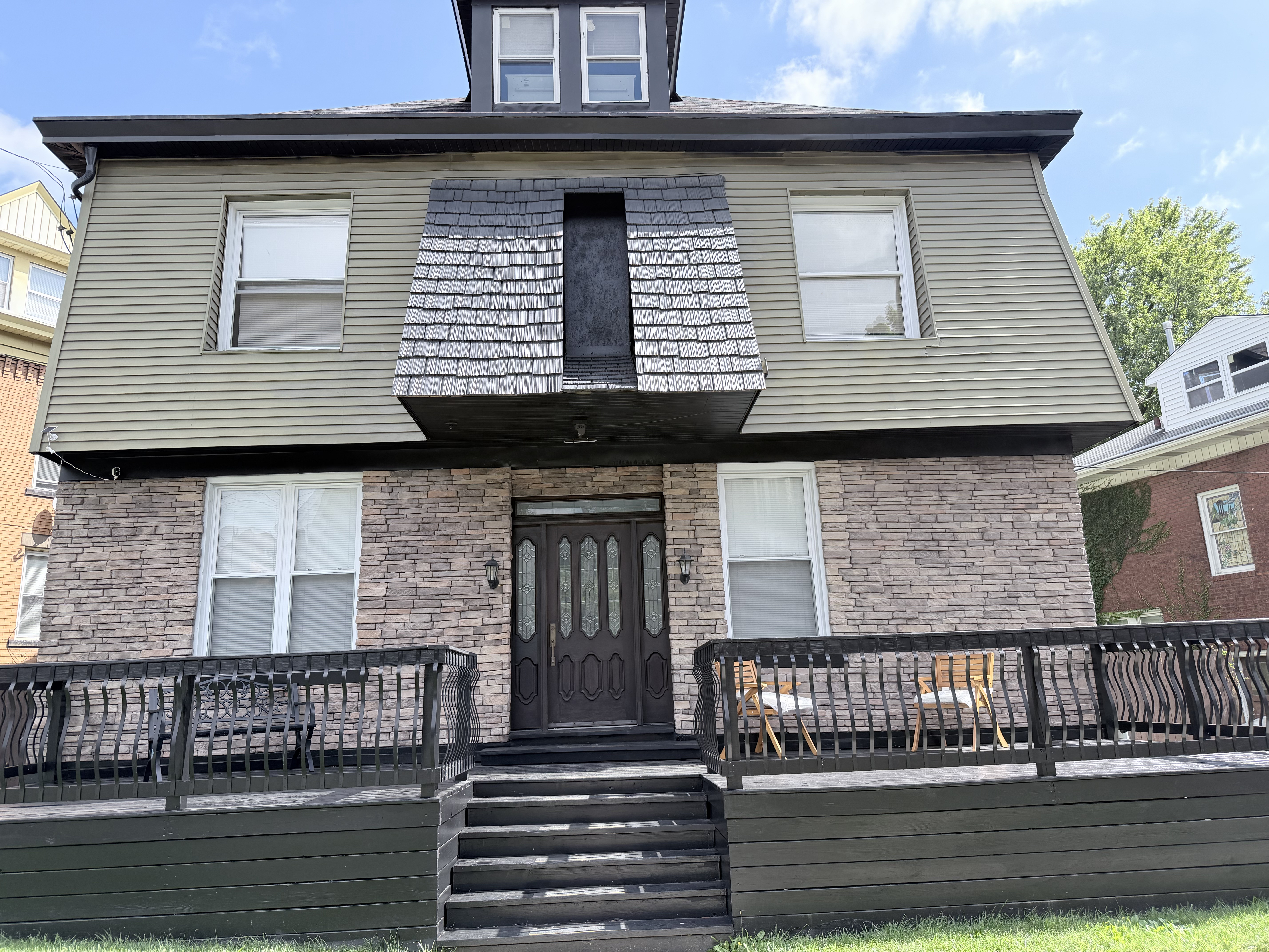 5 Minutes to UPMC & AHN - Spacious 5BR Furnished Home in Bellevue