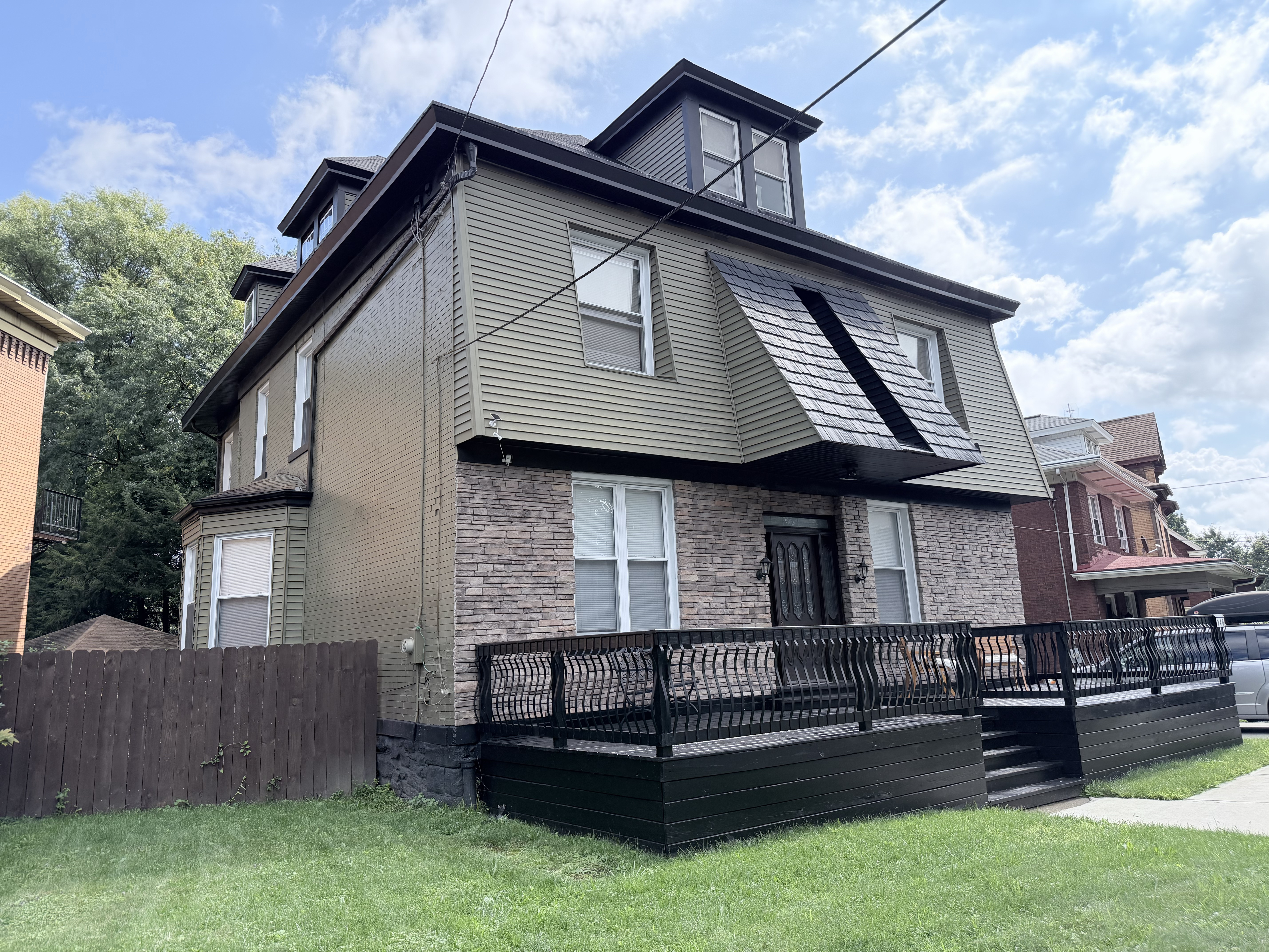 5 Minutes to UPMC & AHN - Spacious 5BR Furnished Home in Bellevue - Photo 12