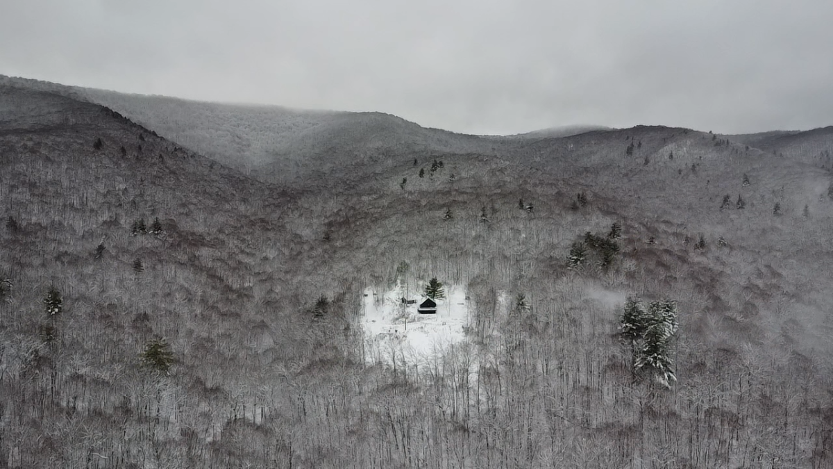 Secluded Mountain Getaway w/ Views & Hot Tub - Photo 10