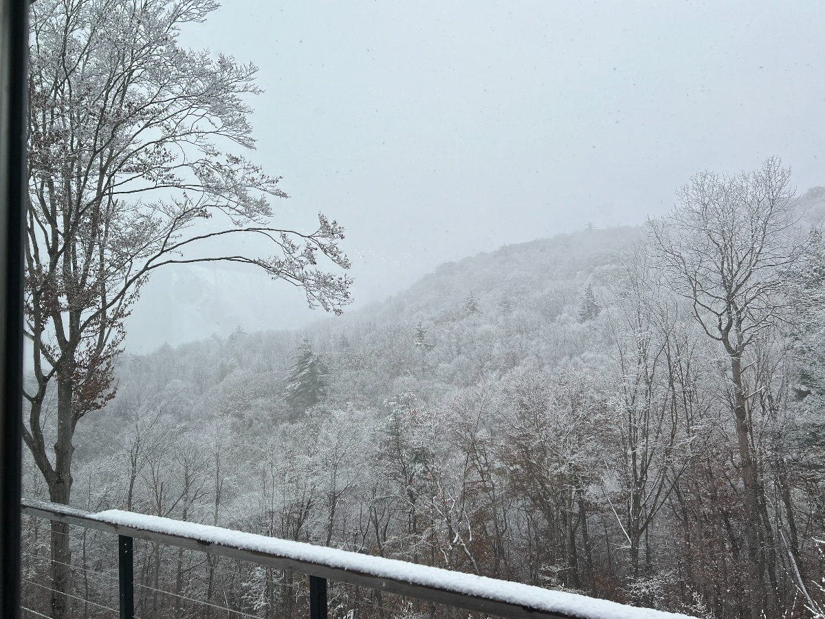 Secluded Mountain Getaway w/ Views & Hot Tub - Photo 9